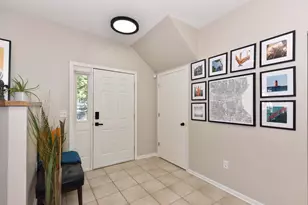 339 W Vine St, Milwaukee, WI 53212 - Photo 2