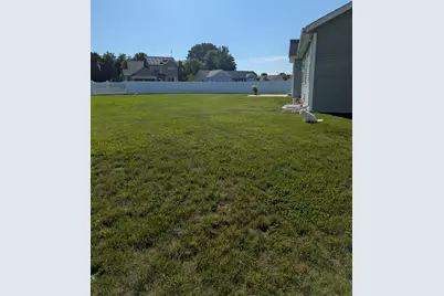 505  Windstone Ct, Watertown, WI 53094 - Photo 12