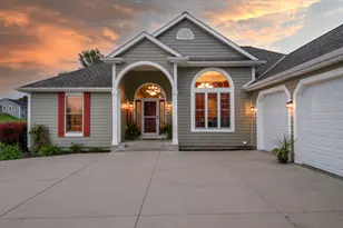 W2366 Mcaleavey Ct, Ashippun, WI 53066 - Photo 2
