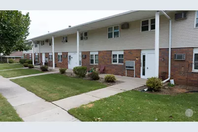 2330 S Walden Ave, Appleton, WI 54915 - Photo 2