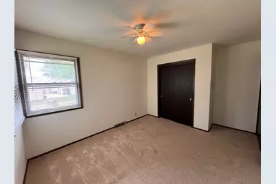 2330 S Brookside Pkwy, New Berlin, WI 53151 - Photo 12