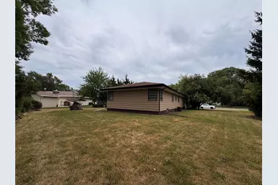 2330 S Brookside Pkwy, New Berlin, WI 53151 - Photo 24