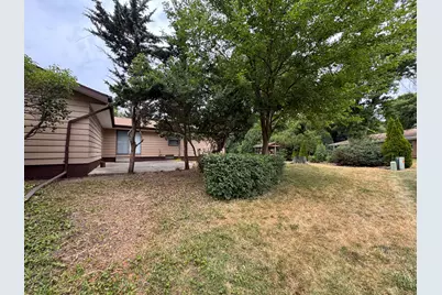 2330 S Brookside Pkwy, New Berlin, WI 53151 - Photo 22
