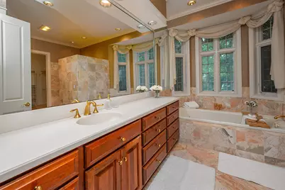 14425  Westover Rd, Elm Grove, WI 53122 - Photo 38