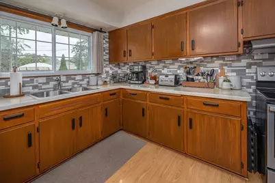 7726 N 49th St, Brown Deer, WI 53223 - Photo 6