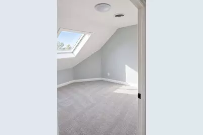 2538 N Hubbard St, Milwaukee, WI 53212 - Photo 12