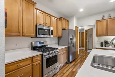 288  Wildflower Cir, Port Washington, WI 53074 - Photo 4