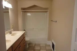1916 E Webster Pl, Milwaukee, WI 53211 - Photo 14