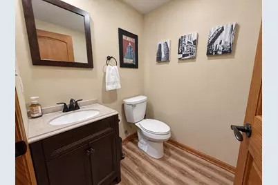 13320 W Crestwood Ct, New Berlin, WI 53151 - Photo 26