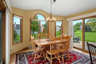 13320 W Crestwood Ct, New Berlin, WI 53151 - Photo 6
