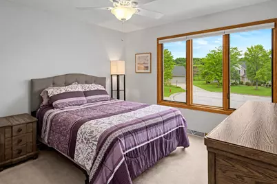 13320 W Crestwood Ct, New Berlin, WI 53151 - Photo 18