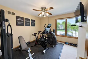 13320 W Crestwood Ct, New Berlin, WI 53151 - Photo 16
