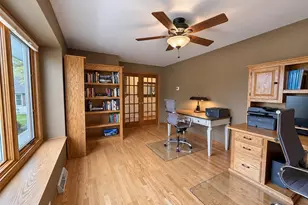 13320 W Crestwood Ct, New Berlin, WI 53151 - Photo 12