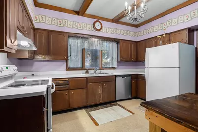 105  Van Ness St, West Salem, WI 54669 - Photo 10