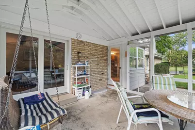 18045  Lamplighter Ln, Brookfield, WI 53045 - Photo 8