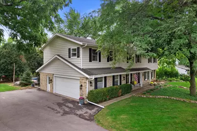 18045  Lamplighter Ln, Brookfield, WI 53045 - Photo 4