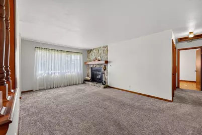 3508 E Oakwood Rd, Oak Creek, WI 53154 - Photo 4