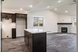 1217 16th Fairway Dr, Viroqua, WI 54665 - Photo 4