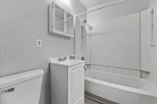 2421 S 5th Pl, Milwaukee, WI 53207 - Photo 10