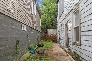 2421 S 5th Pl, Milwaukee, WI 53207 - Photo 20