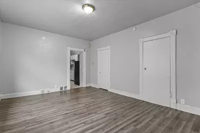 2421 S 5th Pl, Milwaukee, WI 53207 - Photo 16