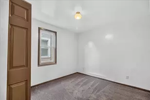 1003 S 31st St, Milwaukee, WI 53215 - Photo 12