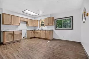 1003 S 31st St, Milwaukee, WI 53215 - Photo 8