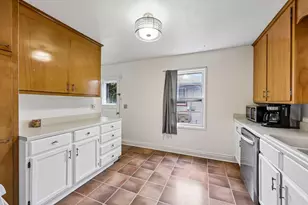 1810 Axel Ave, Madison, WI 53711 - Photo 6