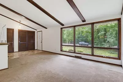 4108 W Glenwood Dr, Franklin, WI 53132 - Photo 4