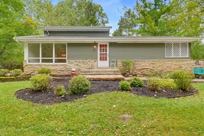 4108 W Glenwood Dr, Franklin, WI 53132 - Photo 1