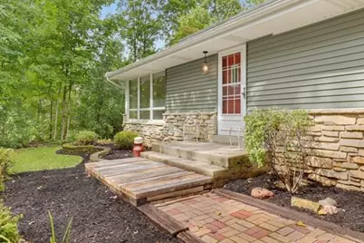 4108 W Glenwood Dr, Franklin, WI 53132 - Photo 2