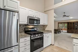 426 Country Club Dr, Lake Geneva, WI 53147 - Photo 26