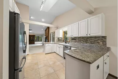 426  Country Club Dr, Lake Geneva, WI 53147 - Photo 4