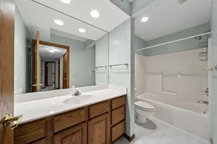 426 Country Club Dr, Lake Geneva, WI 53147 - Photo 12