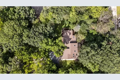 2944  Ridley Rd, Delafield, WI 53029 - Photo 2
