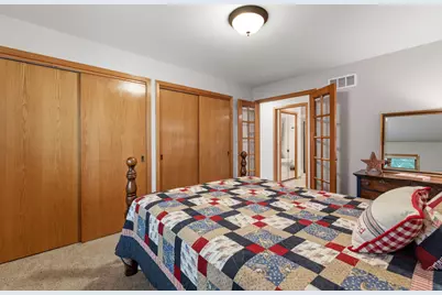 2944  Ridley Rd, Delafield, WI 53029 - Photo 20