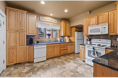 148 E Washington St, Lake Mills, WI 53551 - Photo 20