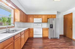 2218 Catalpa Rd, Madison, WI 53713 - Photo 6