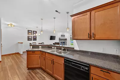 230  Hilldale Dr #1111, Hartford, WI 53027 - Photo 6