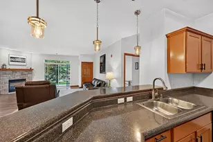 230 Hilldale Dr, Hartford, WI 53027 - Photo 8