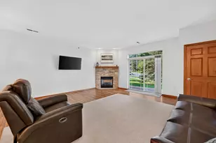 230 Hilldale Dr, Hartford, WI 53027 - Photo 14
