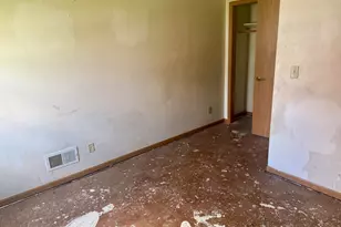 9051 N 95th St, Milwaukee, WI 53224 - Photo 6