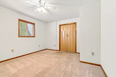 643  Madison Ave, West Bend, WI 53095 - Photo 12