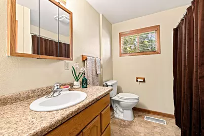 643  Madison Ave, West Bend, WI 53095 - Photo 14