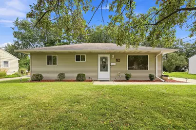 643  Madison Ave, West Bend, WI 53095 - Photo 16