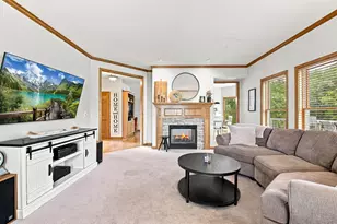 W238S5976 Prairie Wolf Ct, Waukesha, WI 53189 - Photo 6