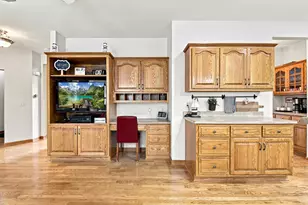 W238S5976 Prairie Wolf Ct, Waukesha, WI 53189 - Photo 12
