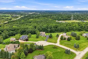 W238S5976 Prairie Wolf Ct, Waukesha, WI 53189 - Photo 28