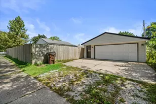 9525 Hulda Dr, Sturtevant, WI 53177 - Photo 4
