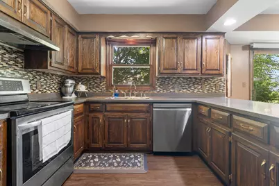 629  Two Rivers Dr, Mukwonago, WI 53149 - Photo 16